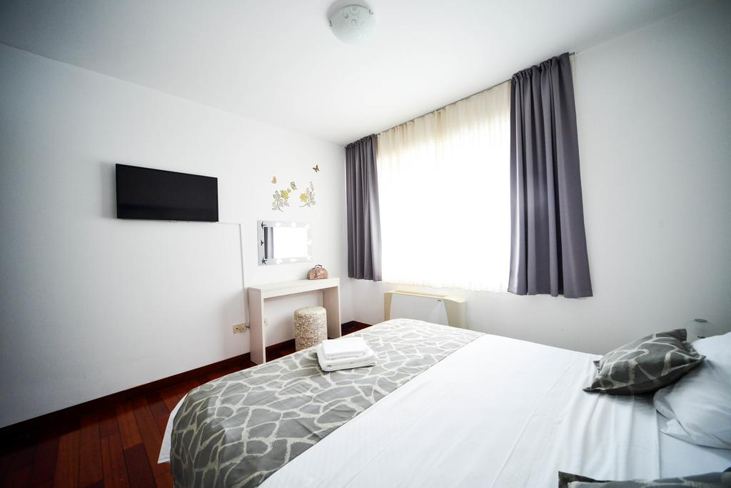 Apartment Mahagony Deluxe Zadar Habitación foto